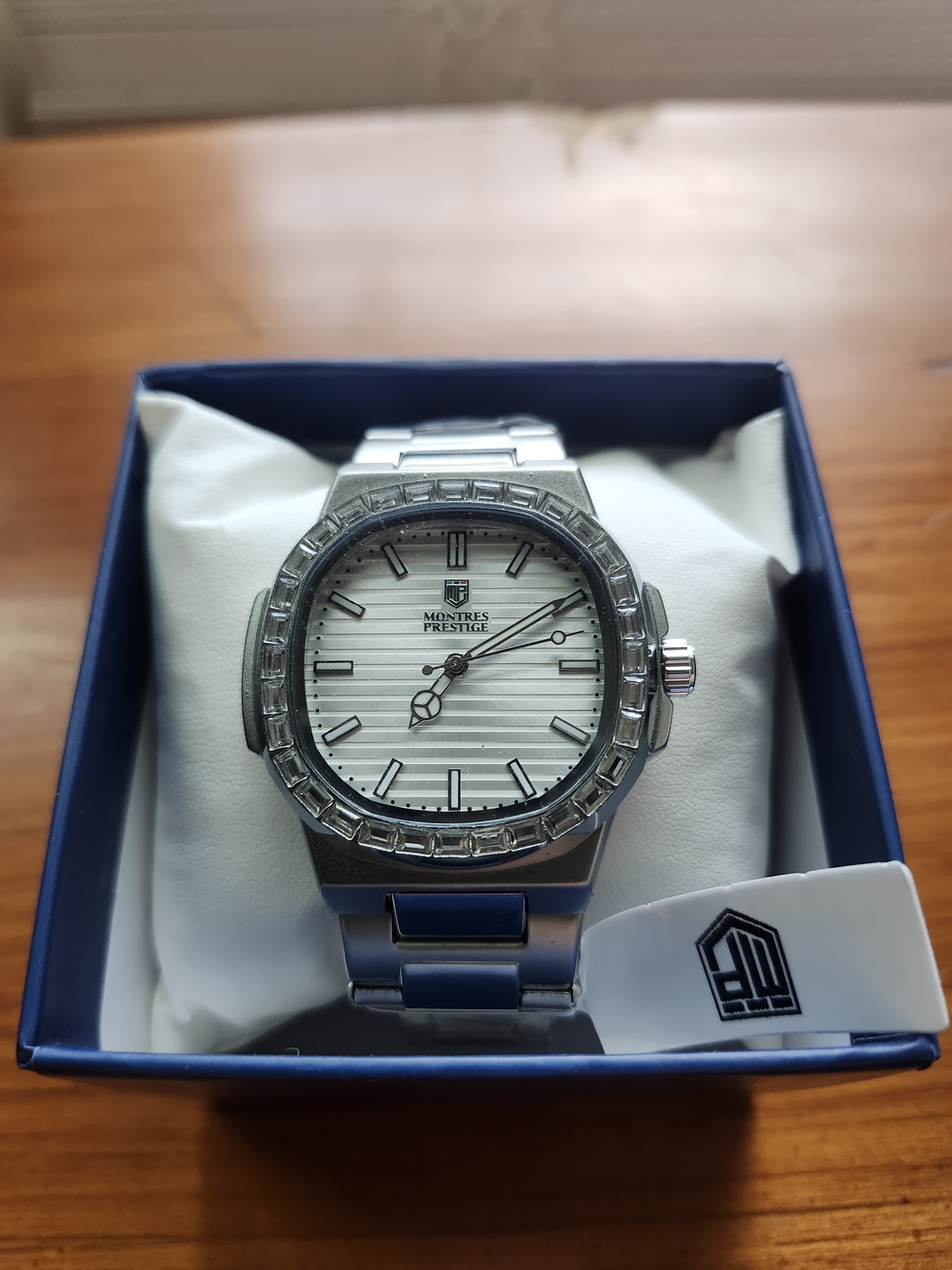 Invicta Montres Prestige Silver Crystal Bezel Watch with White Dial
